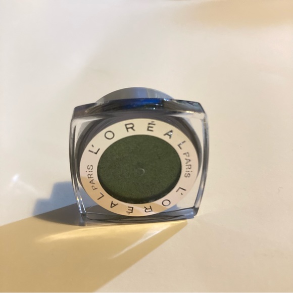 L’Oréal Infallible Makeup Eyeshadow Shade Golden Emerald 335
